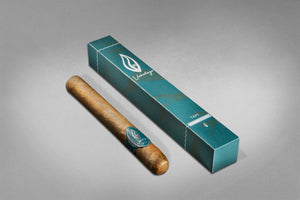 Vaholago Zigarren, das Bild zeigt eine Zigarre der Marke Vaholago neber Ihrer Verpackung